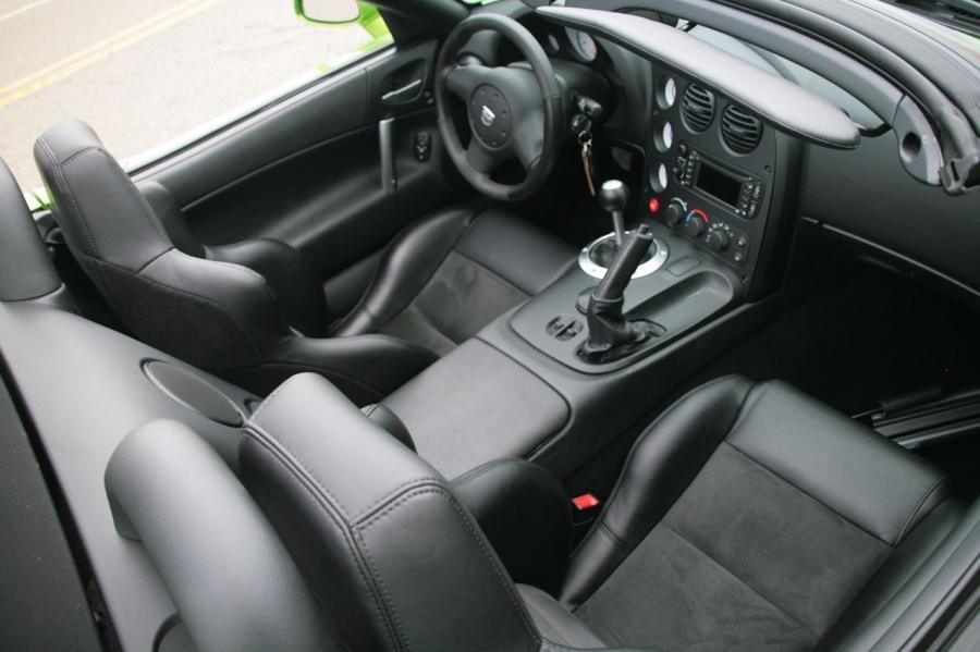 Интерьер Dodge Viper SRT10 Roadster 2007 года  (фото 9 из 57)